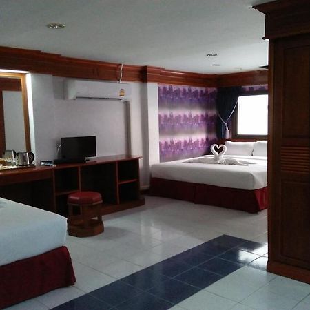 Taj Phuket Inn Patong Exterior photo