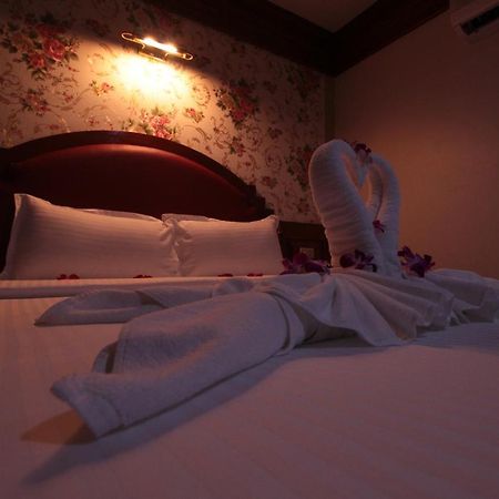 Taj Phuket Inn Patong Exterior photo