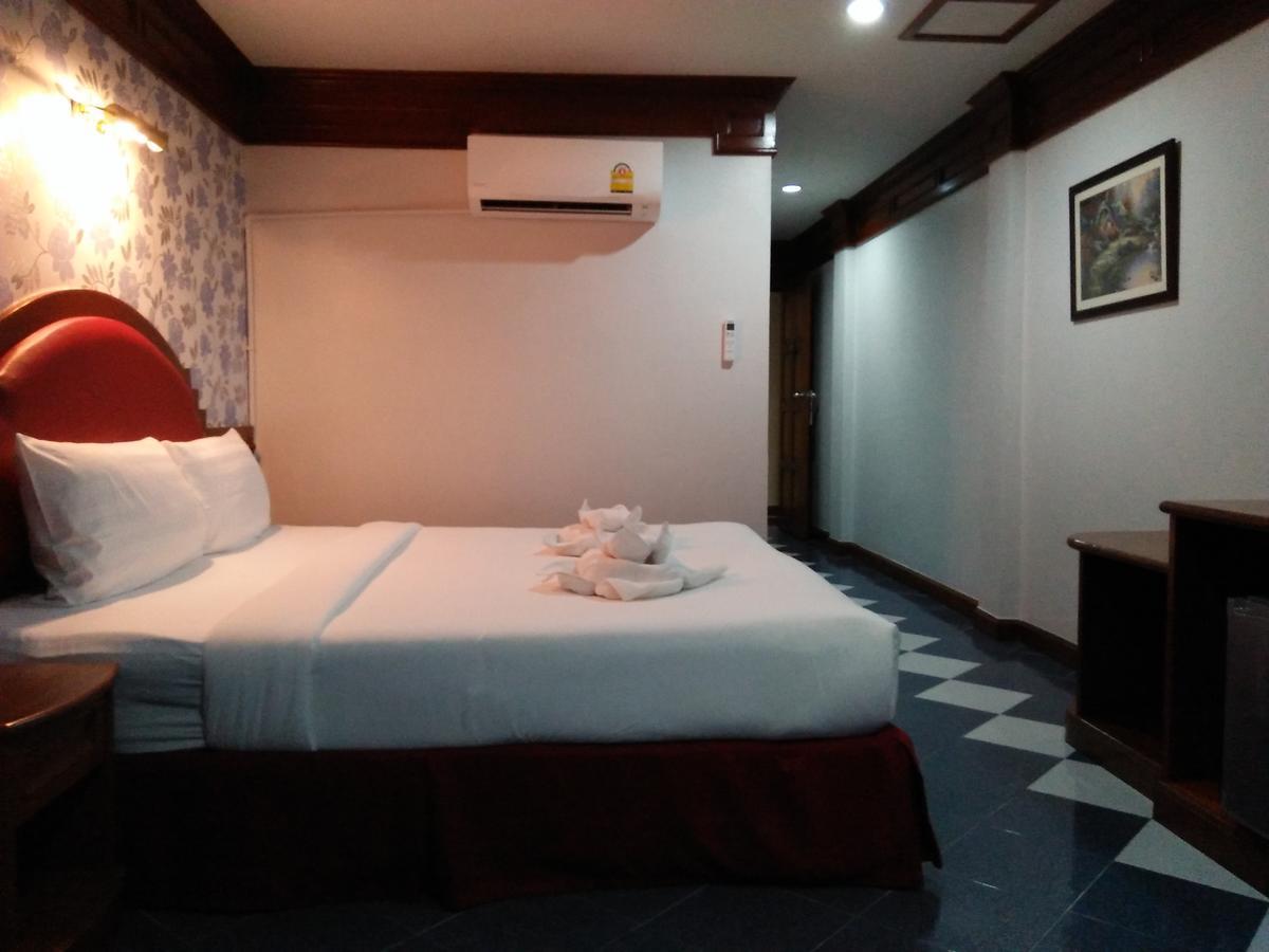 Taj Phuket Inn Patong Exterior photo