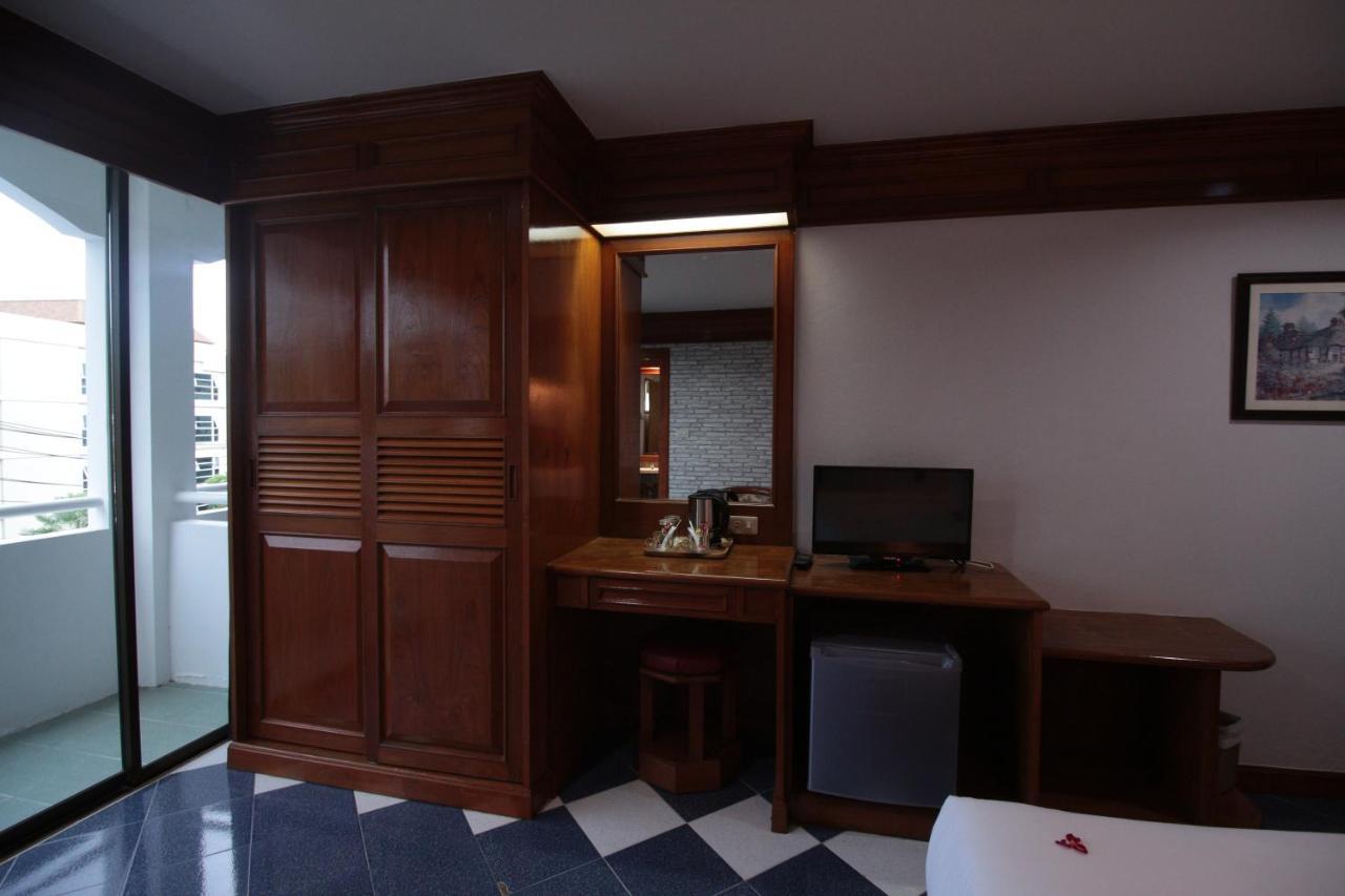 Taj Phuket Inn Patong Exterior photo