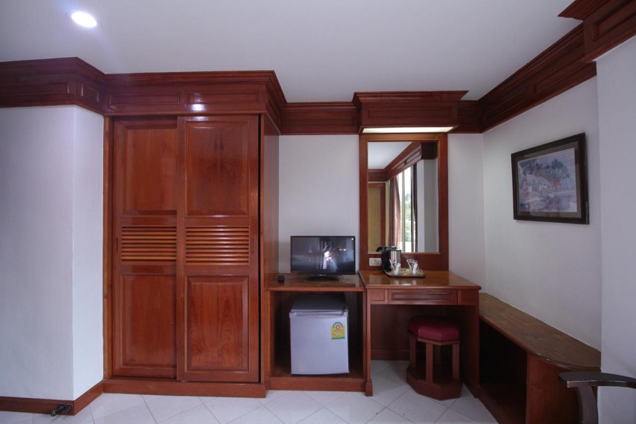 Taj Phuket Inn Patong Exterior photo