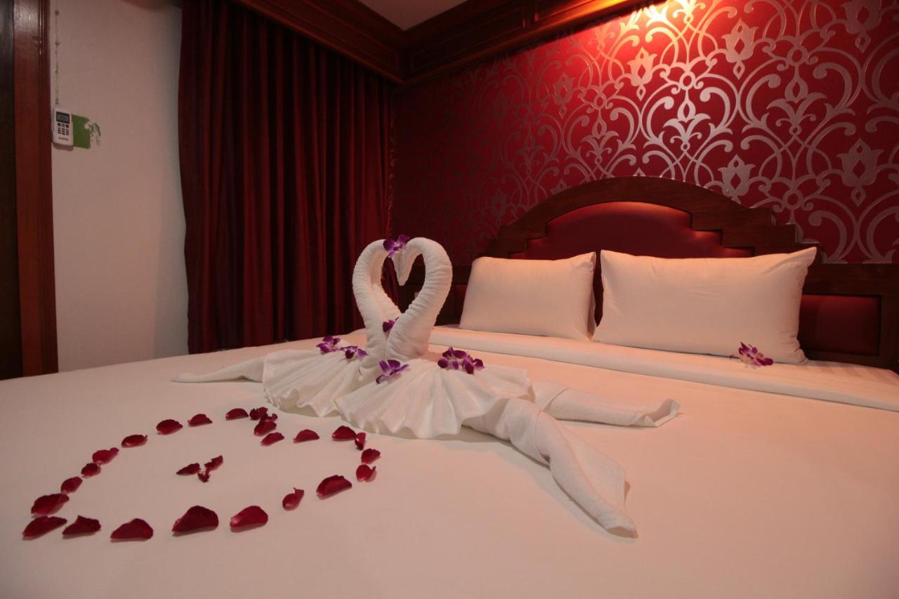 Taj Phuket Inn Patong Exterior photo